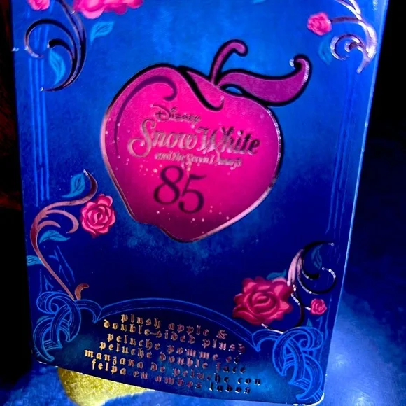 Snow ❄️ Whites plush 85th anniversary apple 🍎 opens to show a 2 sided plush - Picture 5 of 10